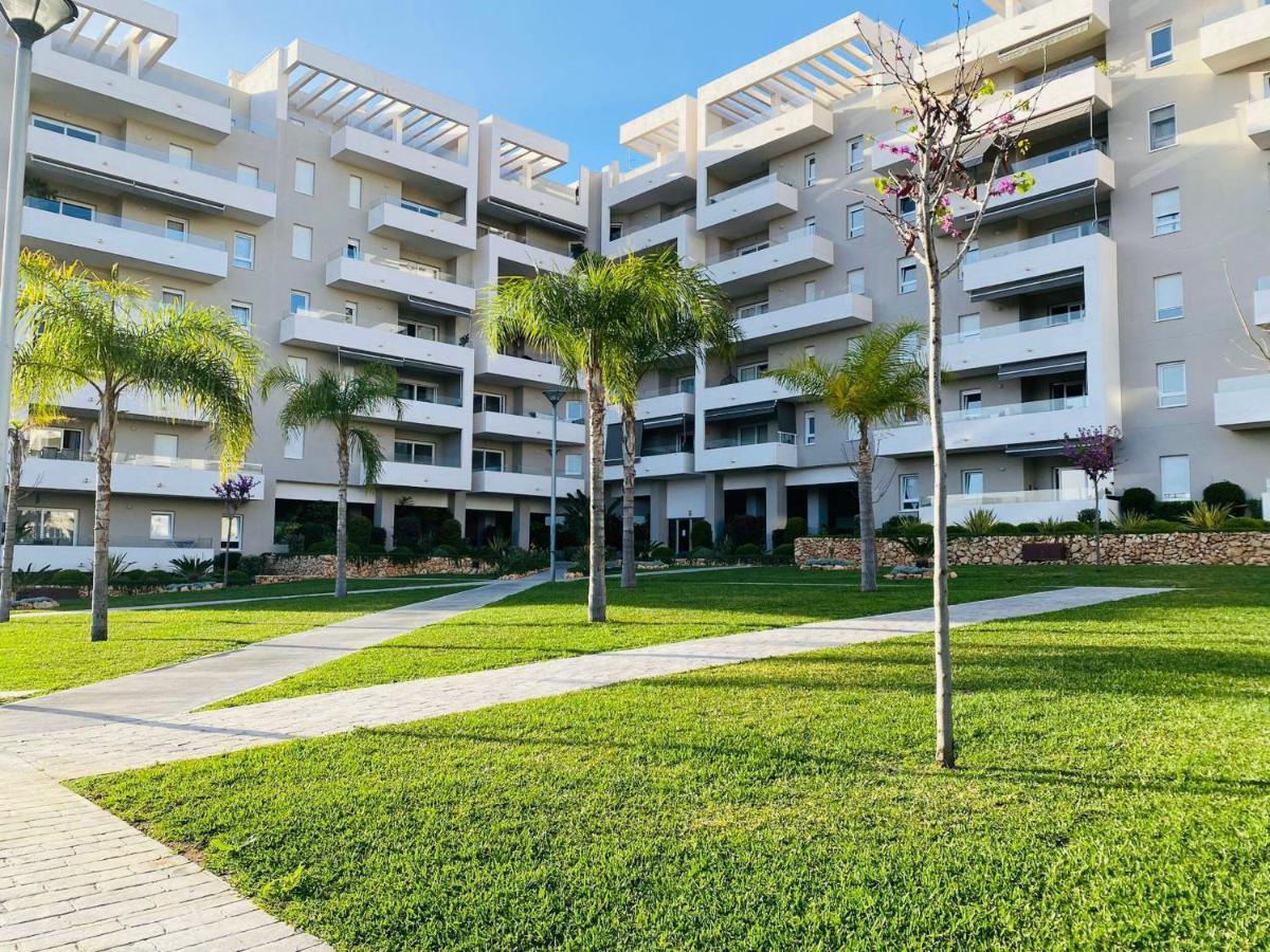 Elegant 2br Apt In Residential Area / Rooftop Pool Appartement *